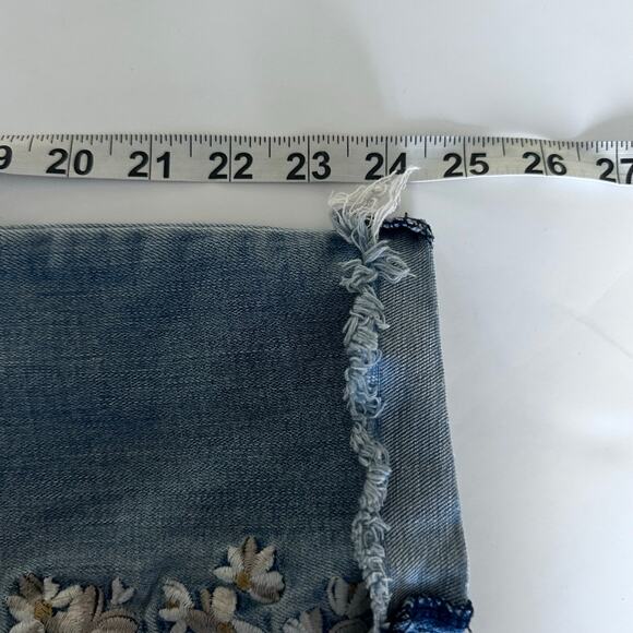 Abercrombie & Fitch Floral Embroidered High Rise Jeans - Picture 7 of 9